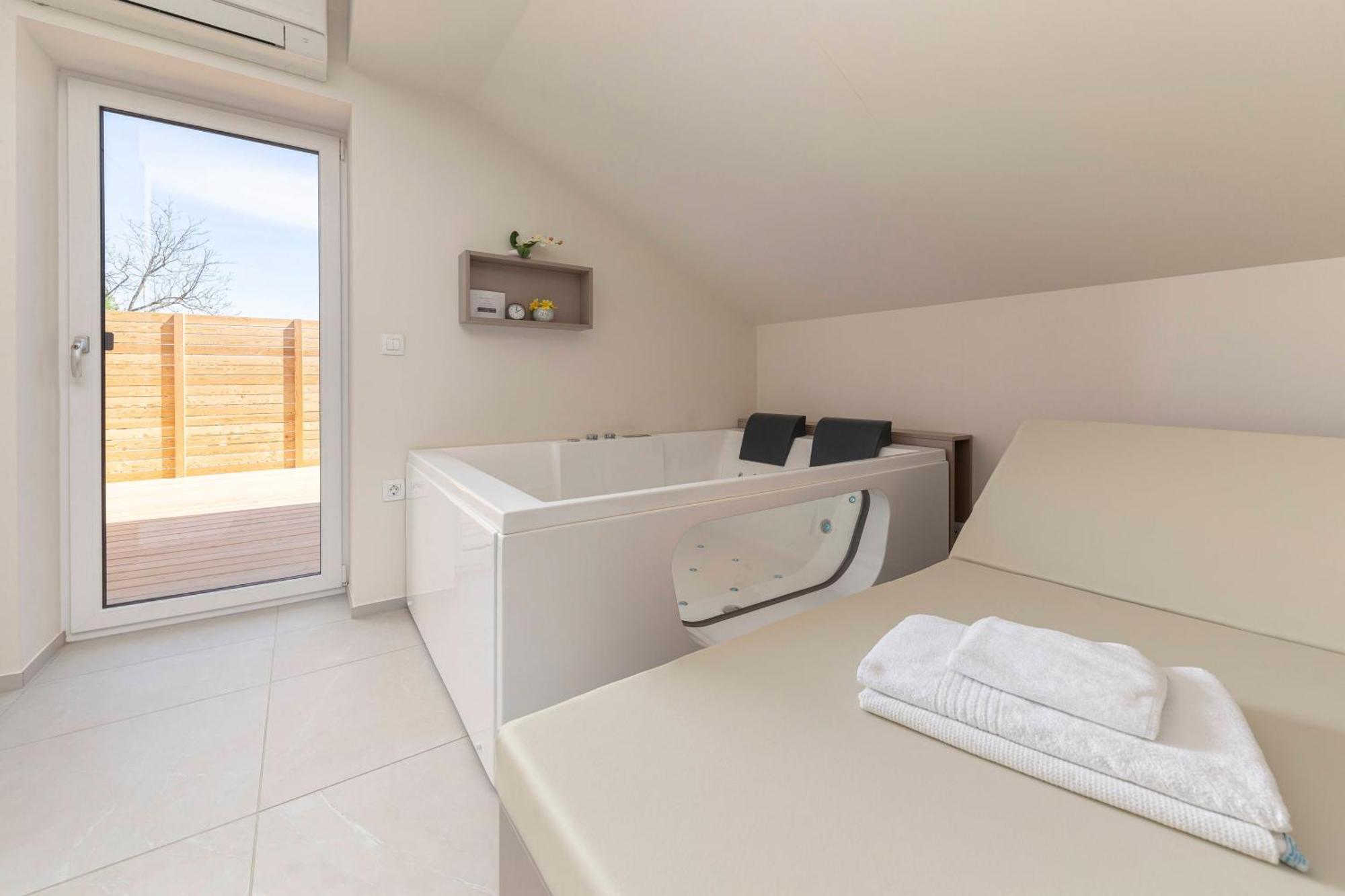 Rooms S Center Slovenske Konjice Exterior foto