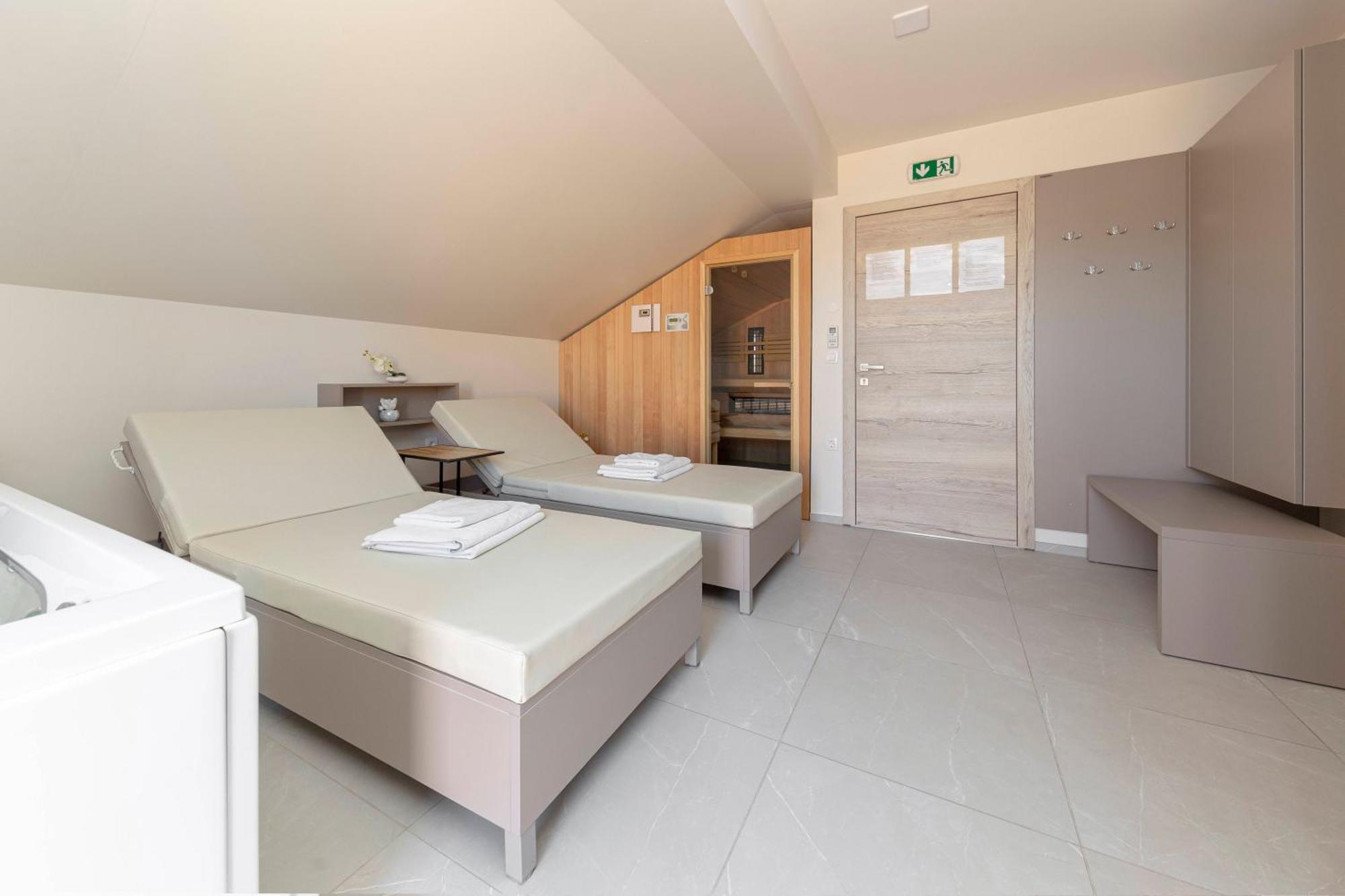 Rooms S Center Slovenske Konjice Exterior foto